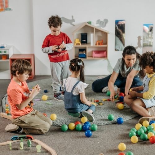 Özel Eğitim Merkezleri Konya Arayışında Doğru Adres Nasıl Seçilir? 2 Konya özel eğitim merkezinde bireysel eğitim çalışması